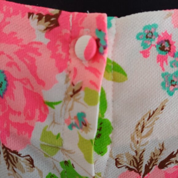 Neon Pink Floral Cropped Blouse - Picture 3 of 5